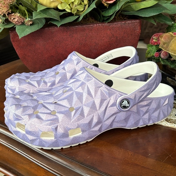 Brand New Crocs Classic Iridescent Geometric Clog sLight Purple Casual Comfy - Picture 3 of 14